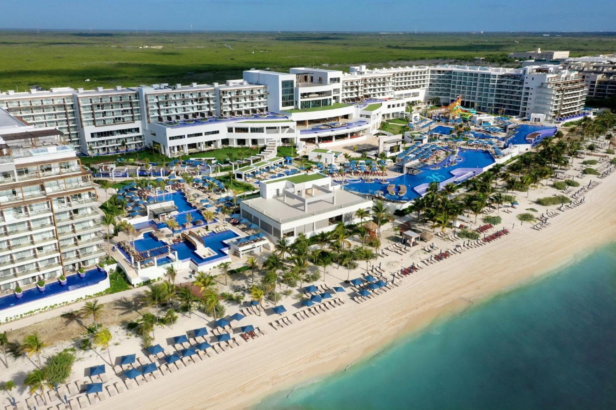 Royalton Splash Riviera Cancun, An Autograph Collection All-Inclusive Resort 푸에르토 모렐로스 외부 사진