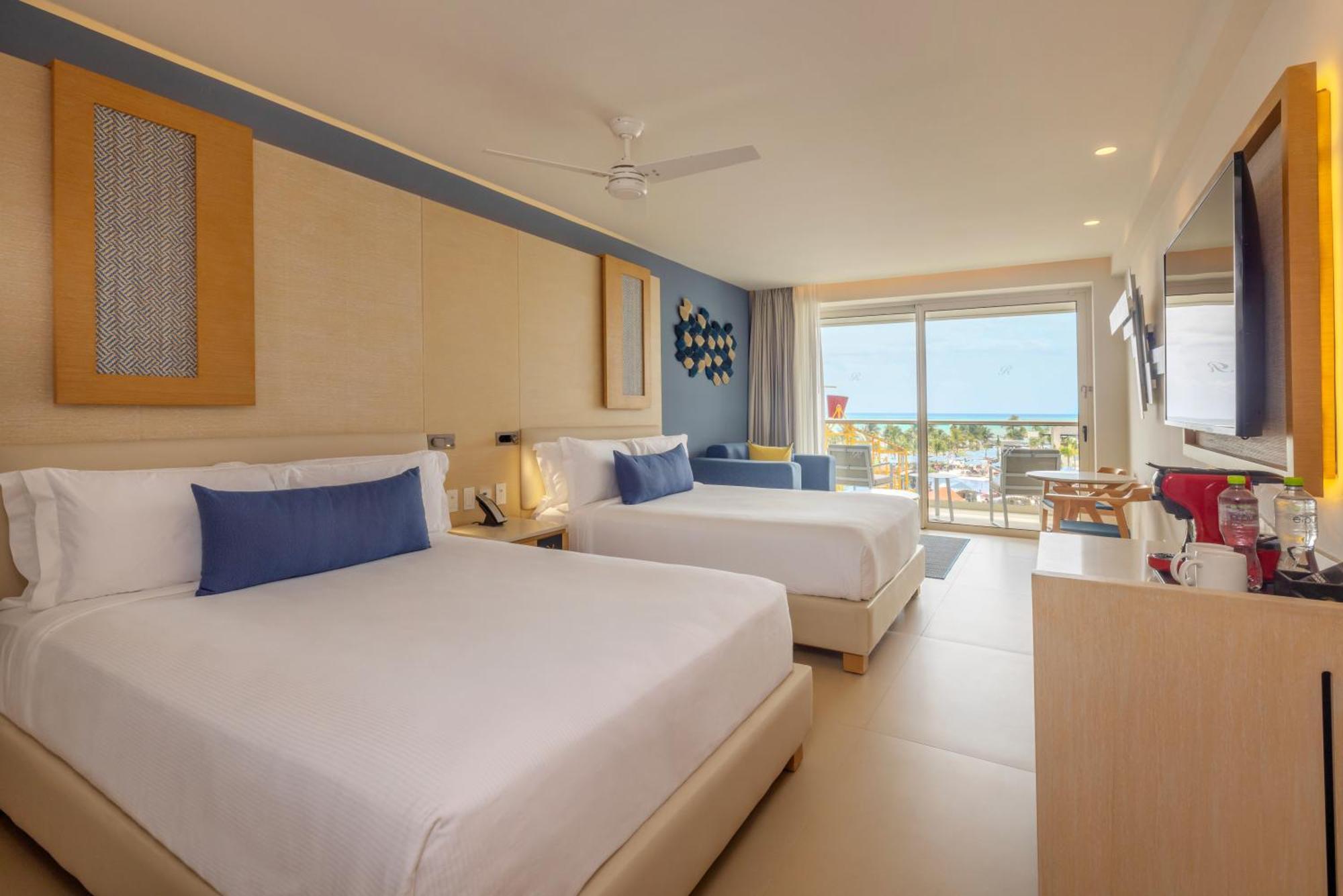 Royalton Splash Riviera Cancun, An Autograph Collection All-Inclusive Resort 푸에르토 모렐로스 외부 사진